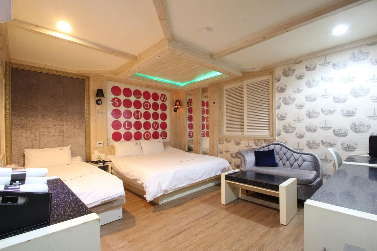 Show Hotel Ciudad Metropolitana de Ciudad Metropolitana de Busan Habitación foto