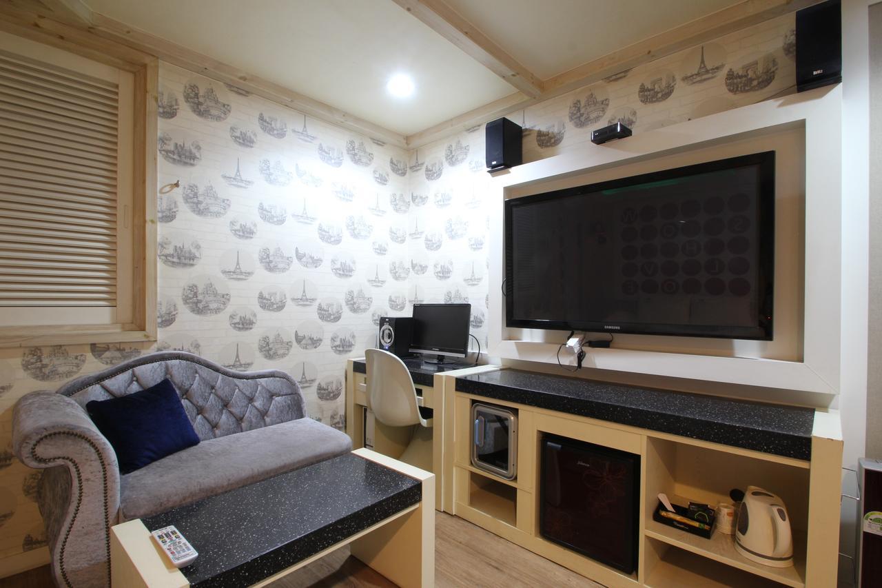 Show Hotel Ciudad Metropolitana de Ciudad Metropolitana de Busan Habitación foto